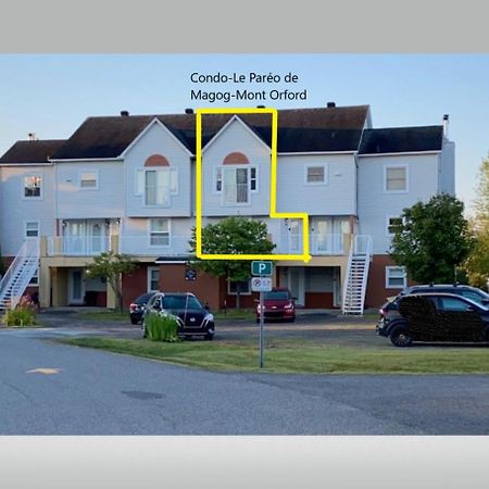Le Pareo De Magog-Mont Orford Apartment ภายนอก รูปภาพ